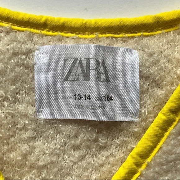Zara Kids Boucle Knit Sweater Vest Fleece Pile  Retro Vintage Button Down 13-14 - Picture 4 of 15